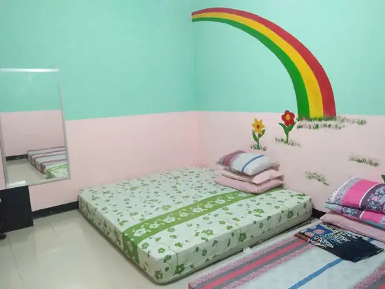 Ruang tidur daycare ber-AC di Sabilia Duren Sawit